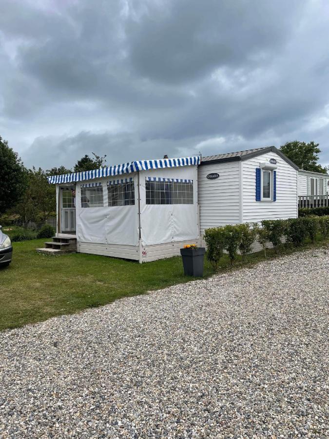 Mobil-Home 4/6 Personnes , Terrasse Couverte ,Piscine Chauffee . Biville-sur-Mer Exterior photo